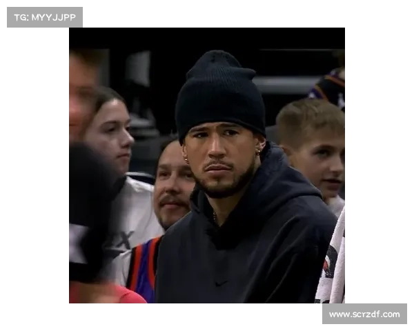 德文·布克场上表现频频引发媒体热议成为焦点人物